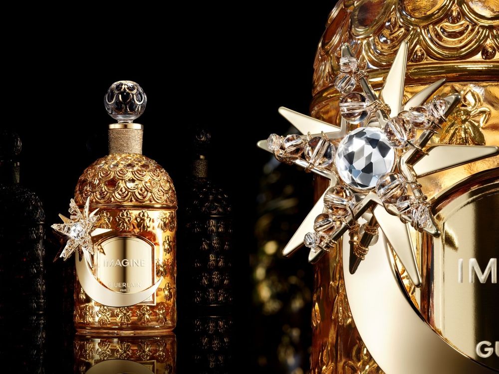 2025嬌蘭聖誕限定彩妝太夢幻！紅寶之吻唇膏、眼影盤換上紙藝外殼，限量璀璨唇膏彩殼＋24K金玻璃珠蜂印瓶必收藏！-7