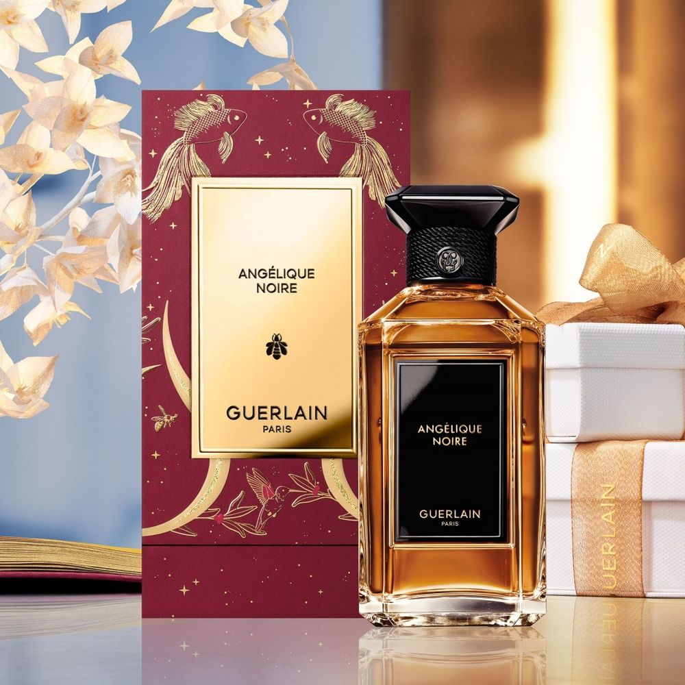 2025嬌蘭聖誕限定彩妝太夢幻！紅寶之吻唇膏、眼影盤換上紙藝外殼，限量璀璨唇膏彩殼＋24K金玻璃珠蜂印瓶必收藏！-12