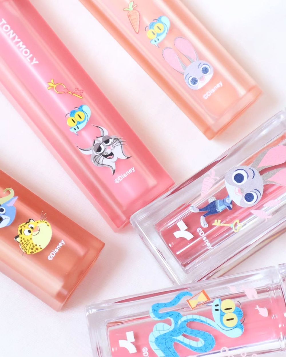 彩妝品化身童話故事！TONYMOLY「動物方城市」聯名彩妝登場，甜甜圈八色眼影、動物掌唇頰霜...，可愛受不了！-6