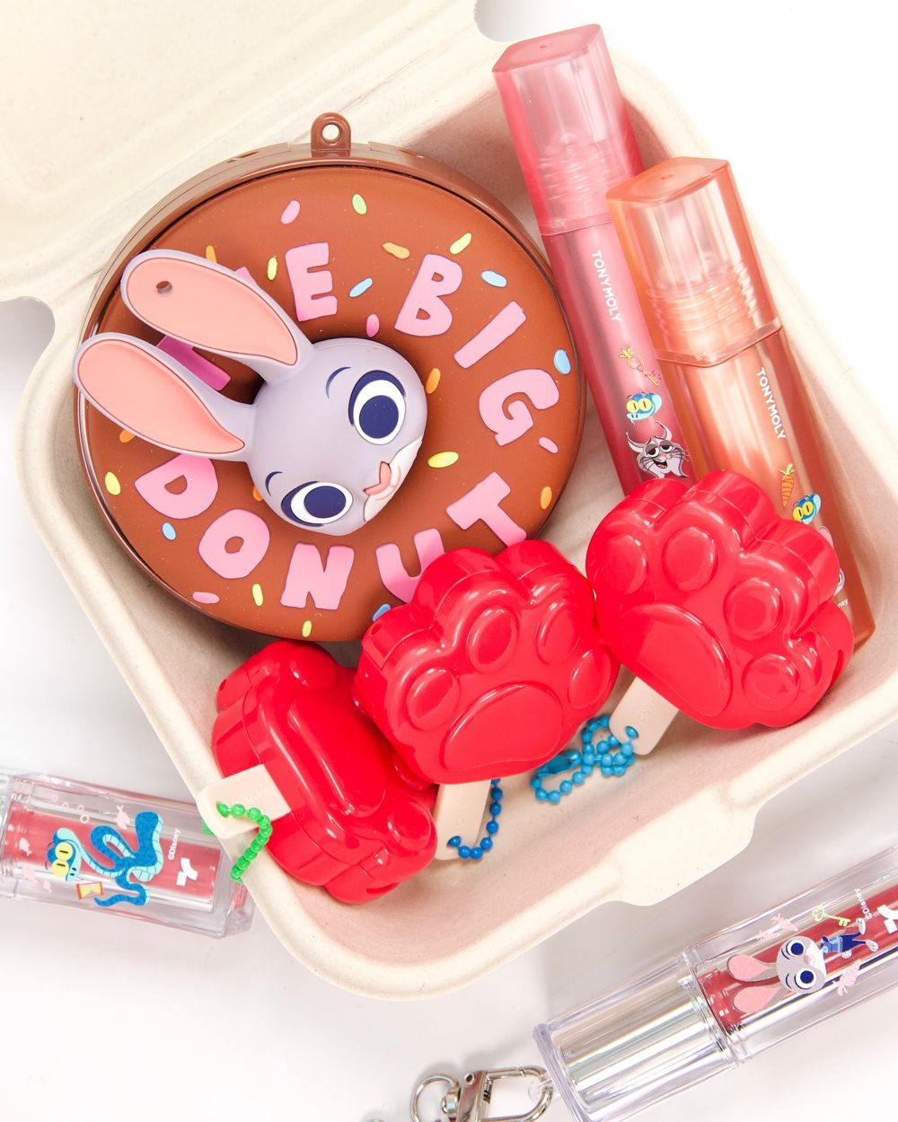 彩妝品化身童話故事！TONYMOLY「動物方城市」聯名彩妝登場，甜甜圈八色眼影、動物掌唇頰霜...，可愛受不了！-7