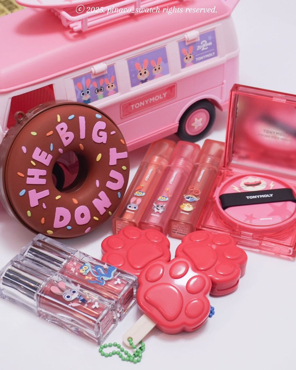 彩妝品化身童話故事！TONYMOLY「動物方城市」聯名彩妝登場，甜甜圈八色眼影、動物掌唇頰霜...，可愛受不了！-12