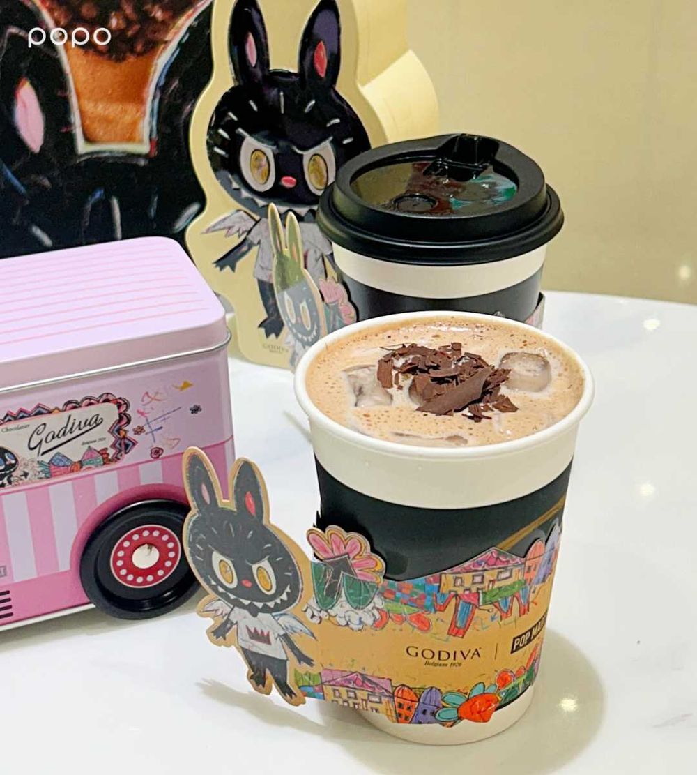 GODIVA又跟LABUBU聯名啦！超可愛造型巧克力、秋季限定「榛果巧克力霜淇淋」Q到捨不得吃！-5