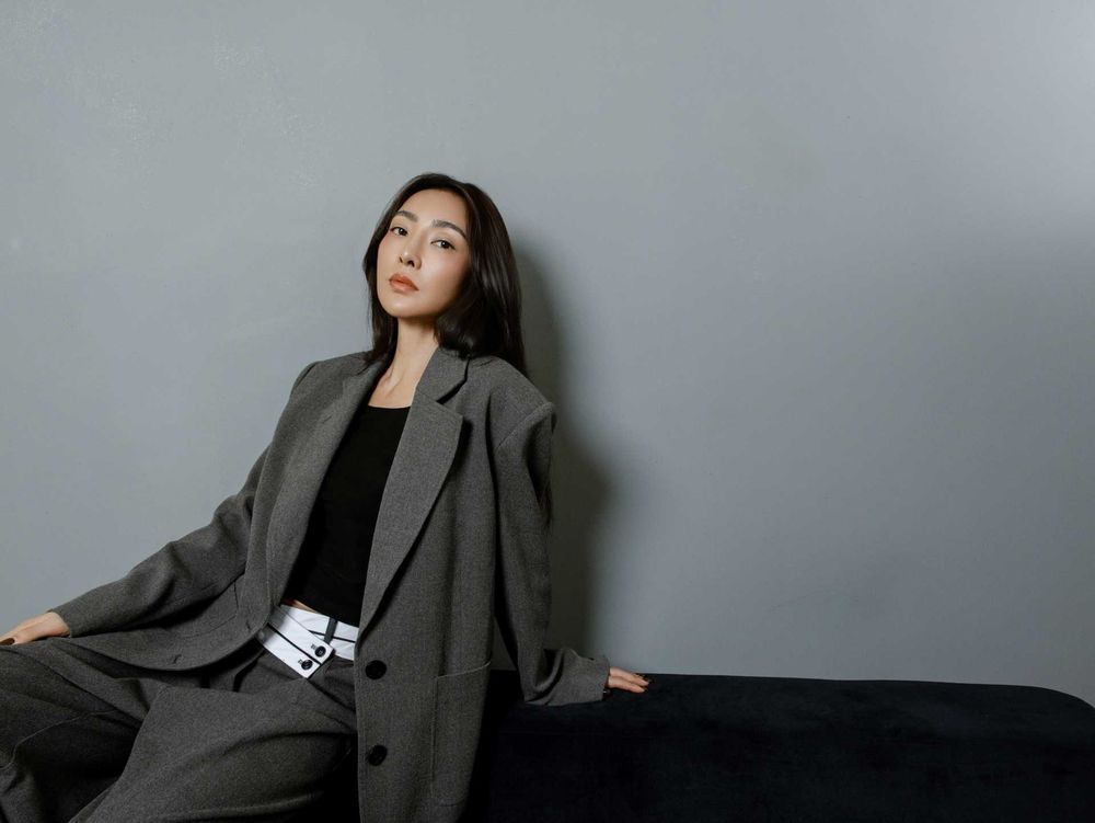 這樣46歲我不信！吳速玲 x SO NICE二度聯手「賣到來不及補貨」超帥兒子也穿上聯名款應援！-2