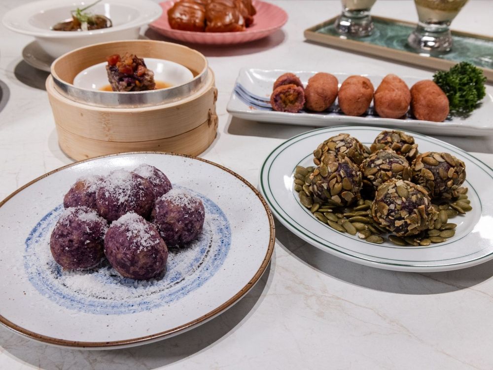 饗食天堂插旗林口！「紫薯福粿球、青醬炭烤羊肩排」12道限定料理一次看，還有超療癒港點推車要吃！-5