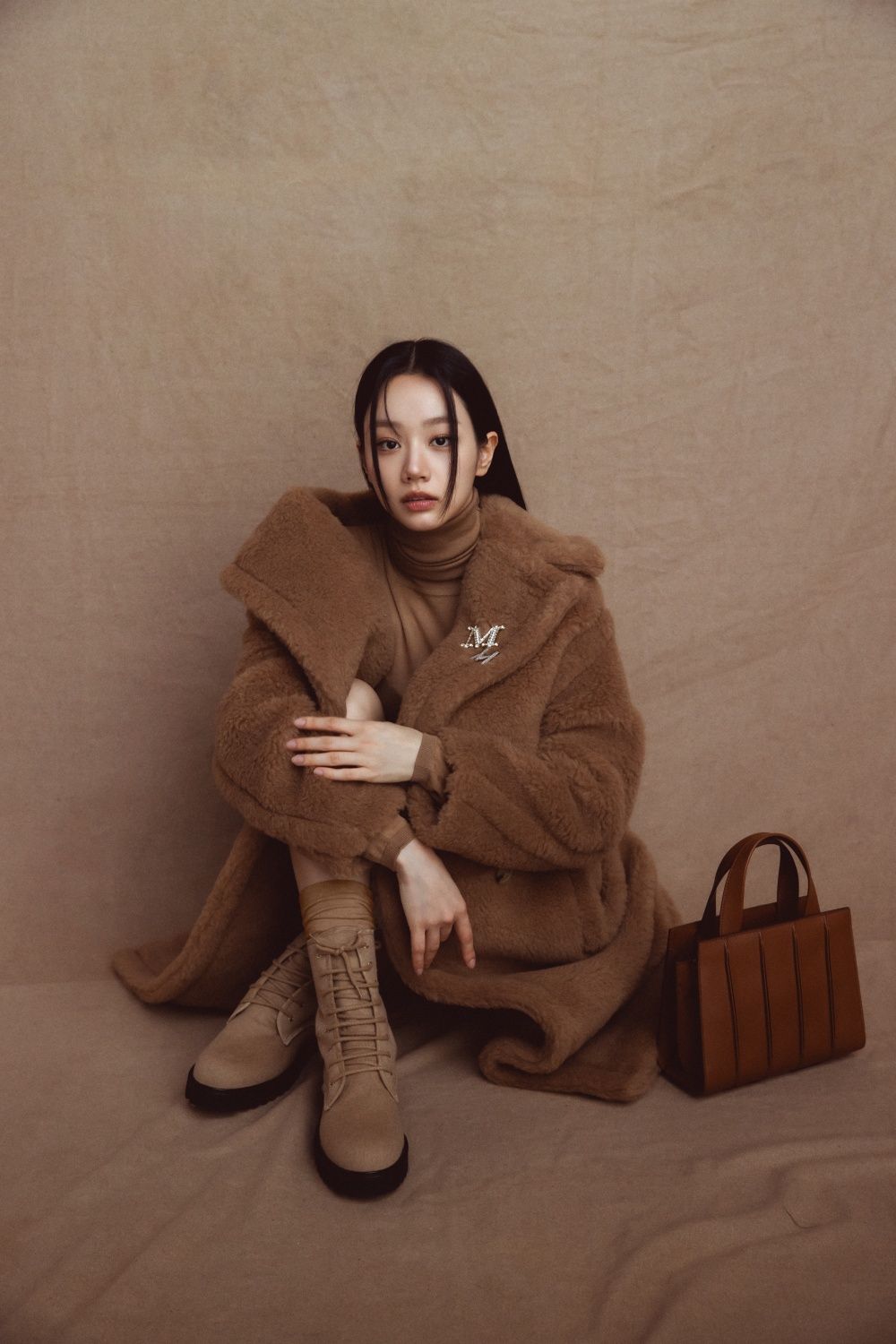 《善意的競爭》李惠利出發台灣！明天降臨Max Mara微風南山！機場造型完美駕馭經典大衣！-6