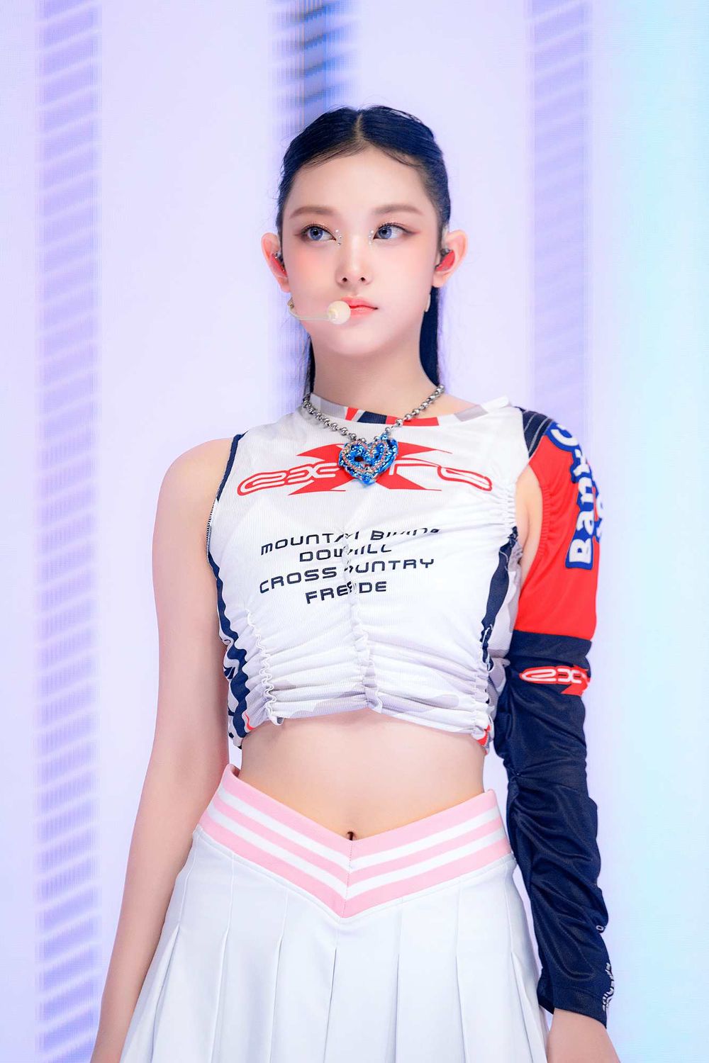 網評6位最適合「非人類」概念的KPOP女偶像！Karina美到像AI，張員瑛、Sullyoon根本精靈下凡！-6