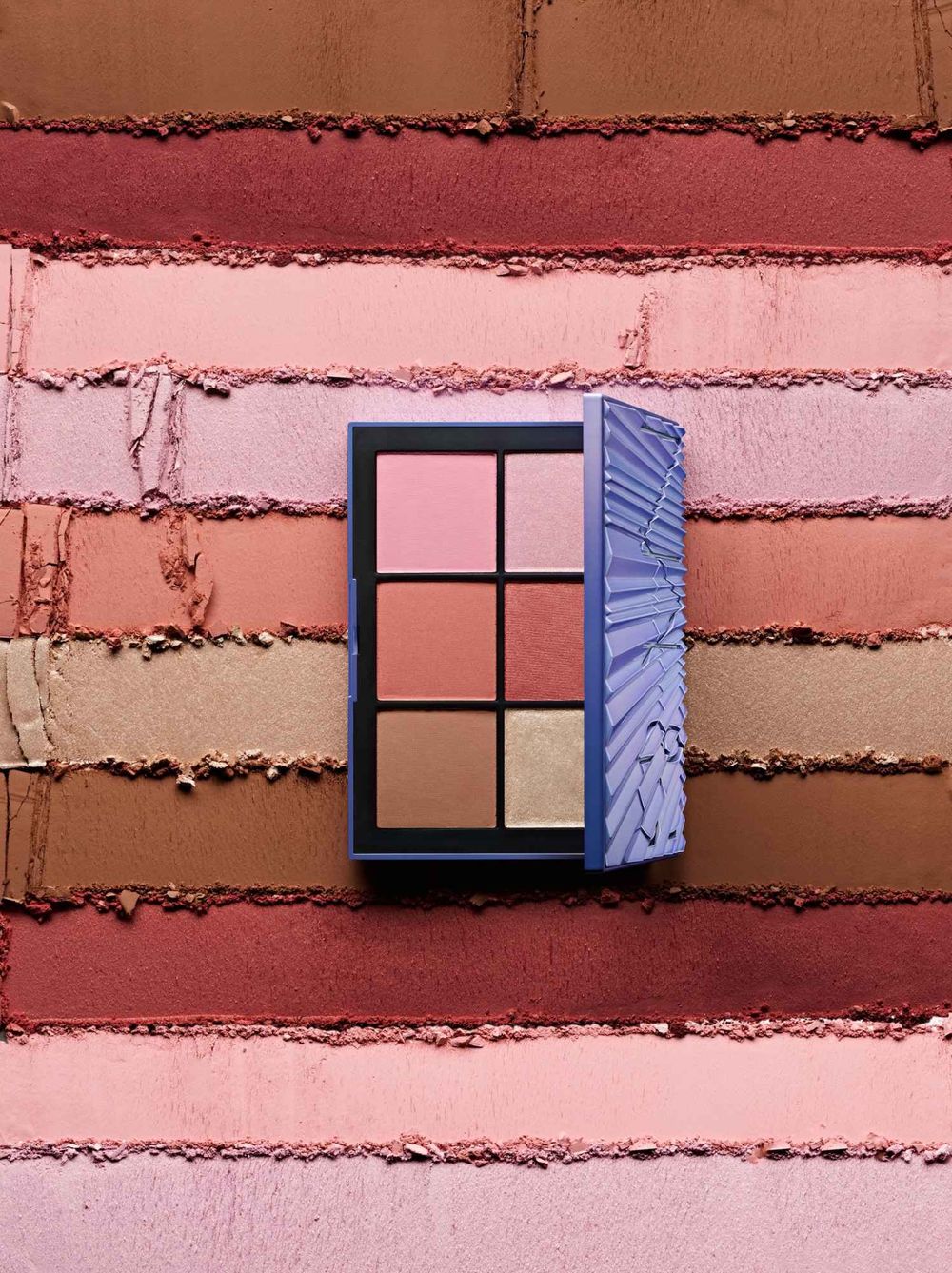 最夢幻高訂聖誕彩妝！NARS「星漾幻境系列」限量月光小白餅、四色眼影新裝太時髦，韓妞搶翻「星河打亮餅」一刷五官秒立體！-11