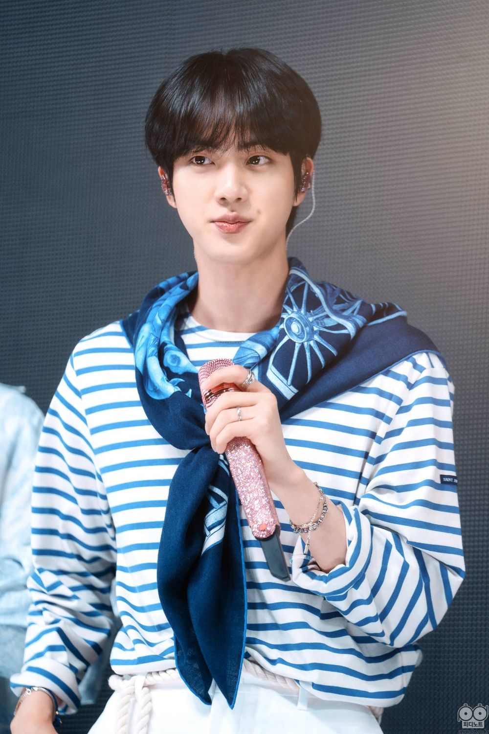 網評6位出道後實力暴風成長的KPOP男偶像！Jin、Dino全能進化，Lee Know唱功進步驚人！-4