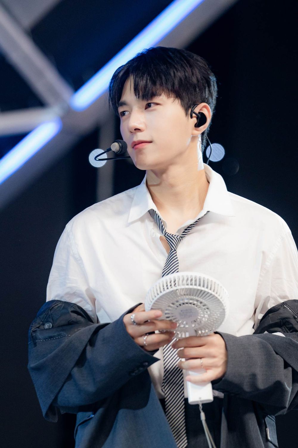 網評6位出道後實力暴風成長的KPOP男偶像！Jin、Dino全能進化，Lee Know唱功進步驚人！-10