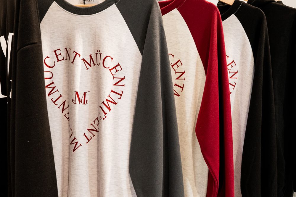 IU也超愛的寶藏韓牌「MÜCENT」來台灣了！愛豆、KOL最近都戴它們家的棒球帽！-8