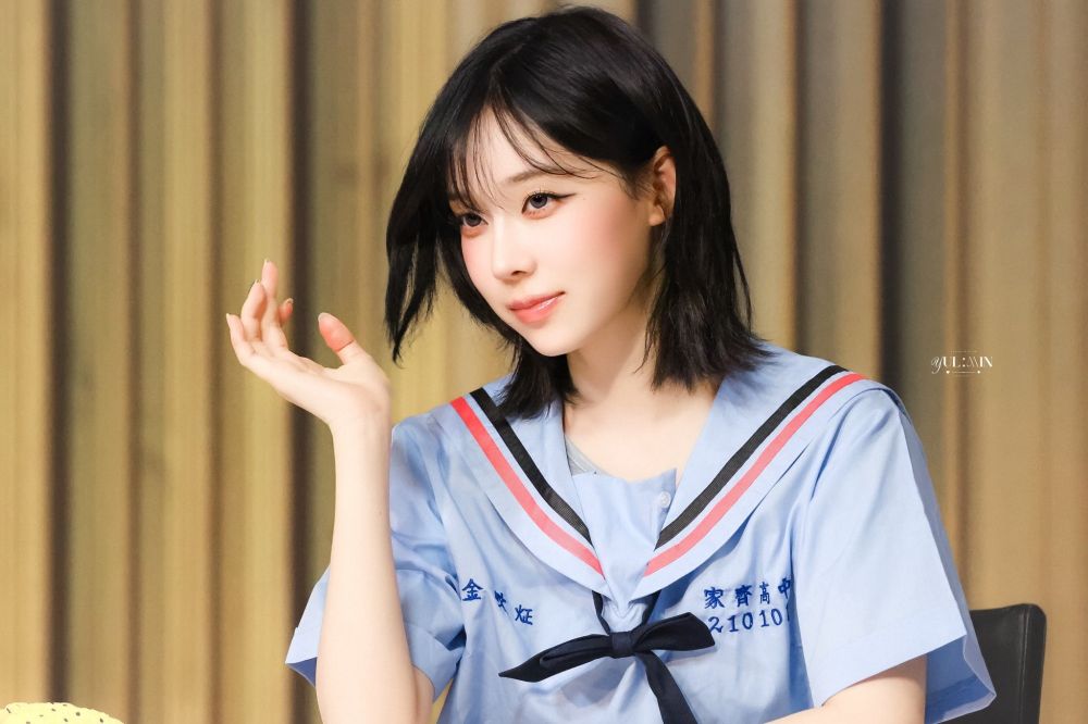 盤點7位KPOP女偶像台灣制服照！Jennie化身《想見你》女主角，Sullyoon、Winter美到上熱搜！-9