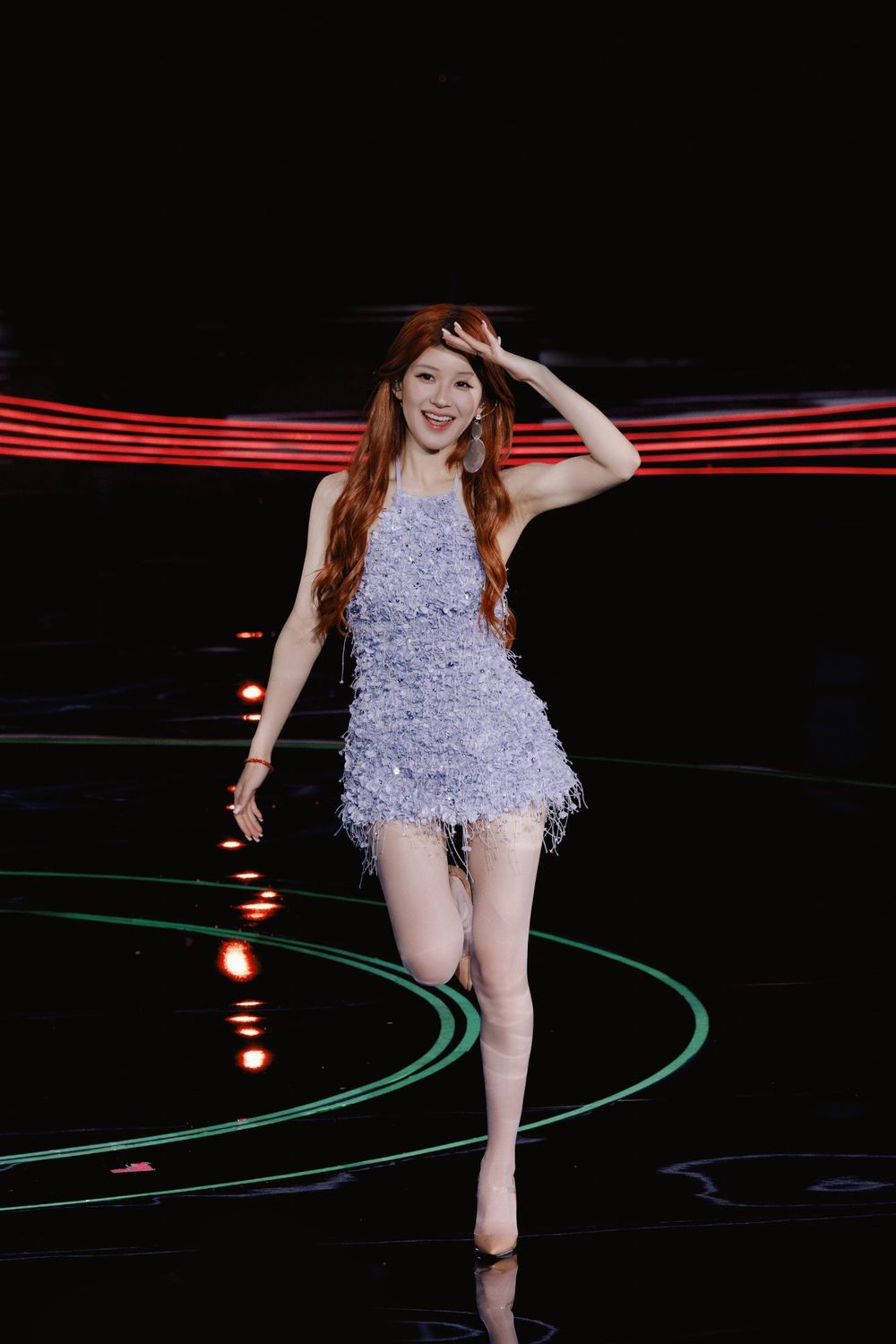 趙露思終於擺脫前東家？！27歲生日會官宣成立工作室、舞台高訂服宣示肉絲女王全面回歸！-5