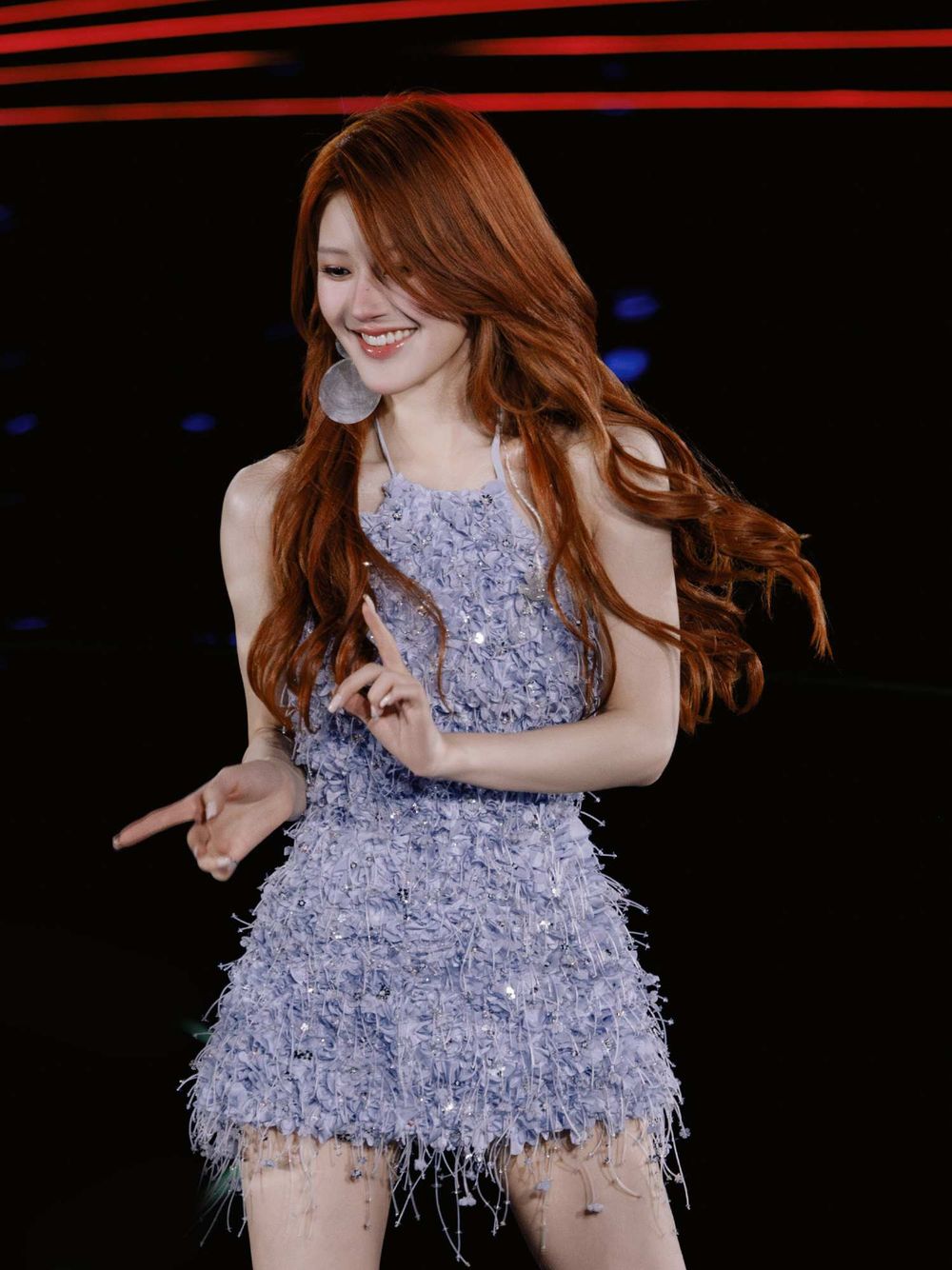 趙露思終於擺脫前東家？！27歲生日會官宣成立工作室、舞台高訂服宣示肉絲女王全面回歸！-6