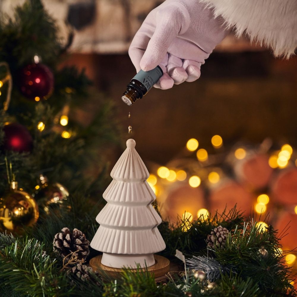 2025聖誕限定新品登場！瑞典香氛VANA推出肉桂香料調「Eldstad壁爐」蠟燭，暖甜香氣瀰漫瞬間，家就有節日感！-12