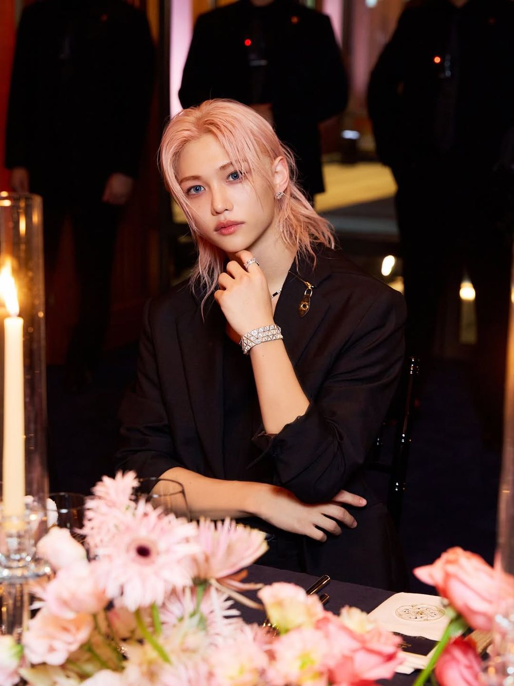 8位「人間鑽石」韓國男神代表！Felix全包LV、泰亨、邊佑錫Cartier卡地亞加持！-12