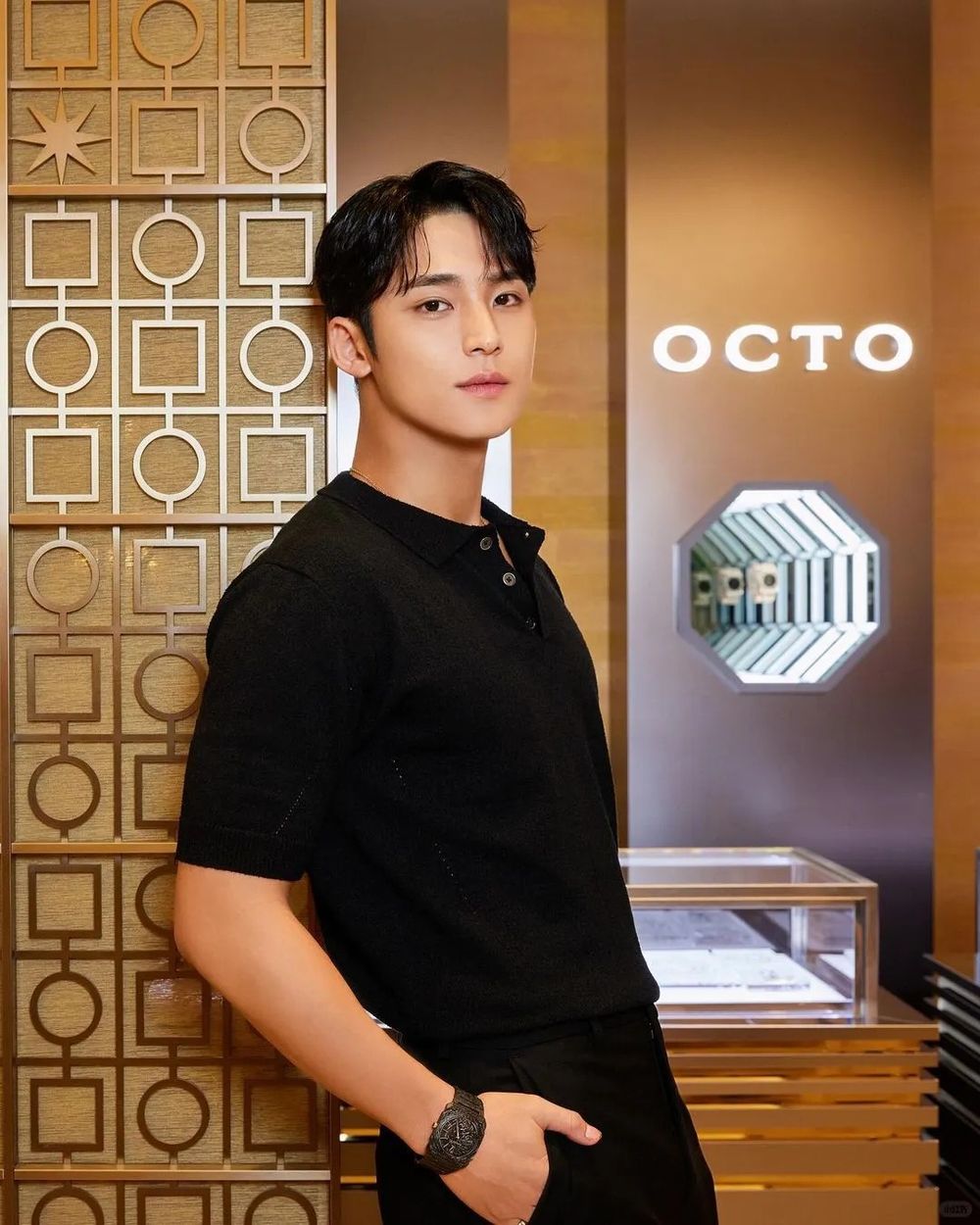 8位「人間鑽石」韓國男神代表！Felix全包LV、泰亨、邊佑錫Cartier卡地亞加持！-16