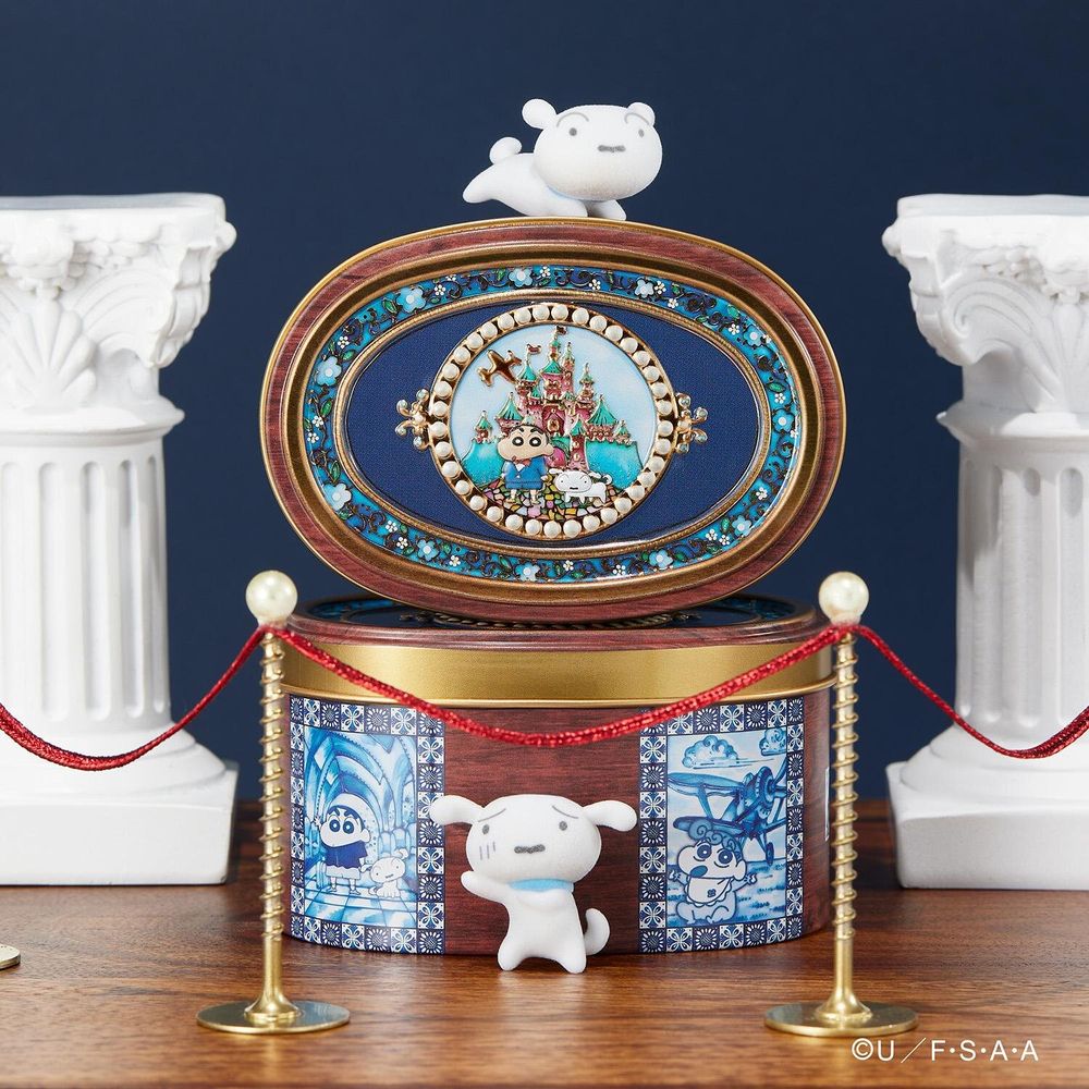 2025東京最新必買伴手禮！超Q「蠟筆小新飛機鐵盒可可餅乾+小白玩偶」日妞都在搶、只有這裡買得到！-8