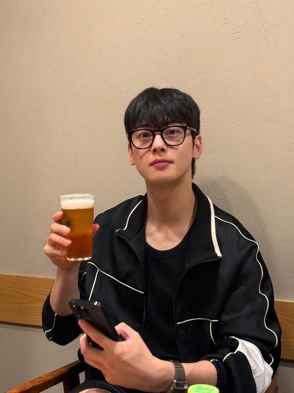 網評7位素顏也好看的KPOP男偶像！元彬帥氣顏值零死角，Felix、秀彬臉蛋亮到發光！-6