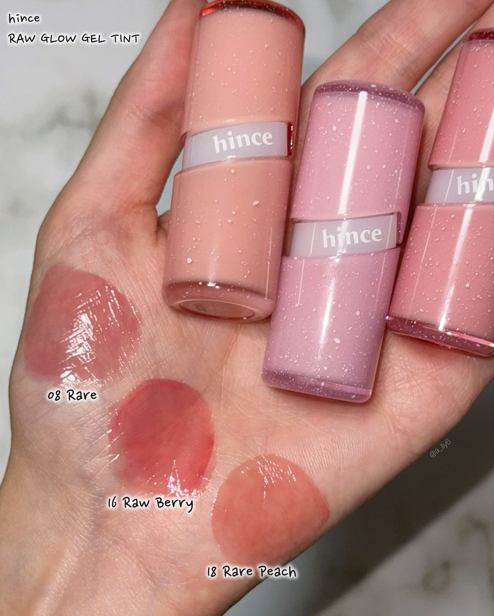 2025韓系聖誕彩妝推薦！hince「冰透唇釉、唇頰膏、粉殼氣墊」換上夢幻雪花包裝，珍珠爆閃眼影一抹眼妝超清透！-5