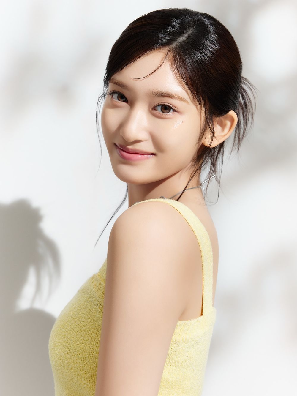 2025下半年韓星全新代言美妝盤點！邊佑錫手握PRADA雙資源、Felix華麗接棒HERA，IVE根本美妝界新寵兒！-3