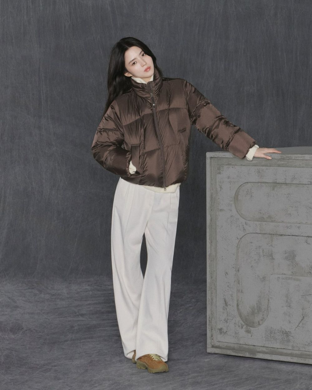 羽絨外套穿搭還是得看韓韶禧！FILA韓國爆款「低飽和羽絨外套」不臃腫又超時髦！-19