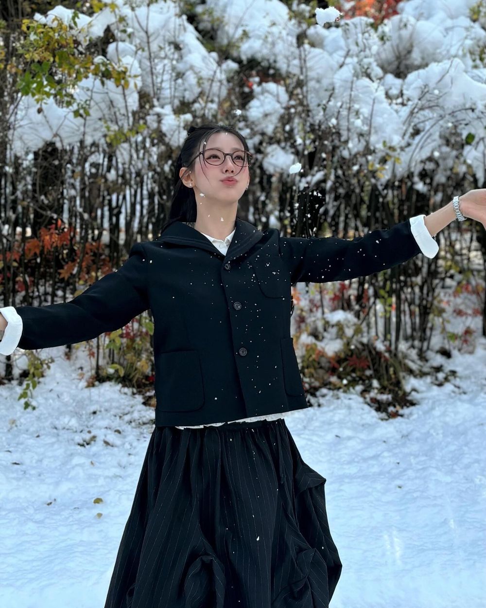 盤點6位KPOP女偶像絕美雪照特輯！Karina女友視角太心動，舒華＆薇娟化身「冬日女神」美得忍不住收藏！-8