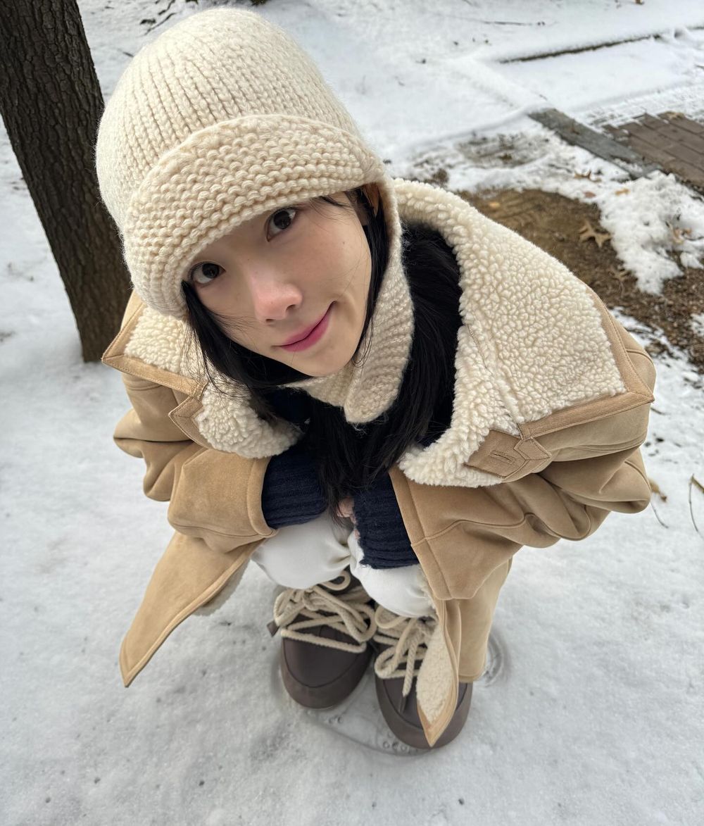 盤點6位KPOP女偶像絕美雪照特輯！Karina女友視角太心動，舒華＆薇娟化身「冬日女神」美得忍不住收藏！-10