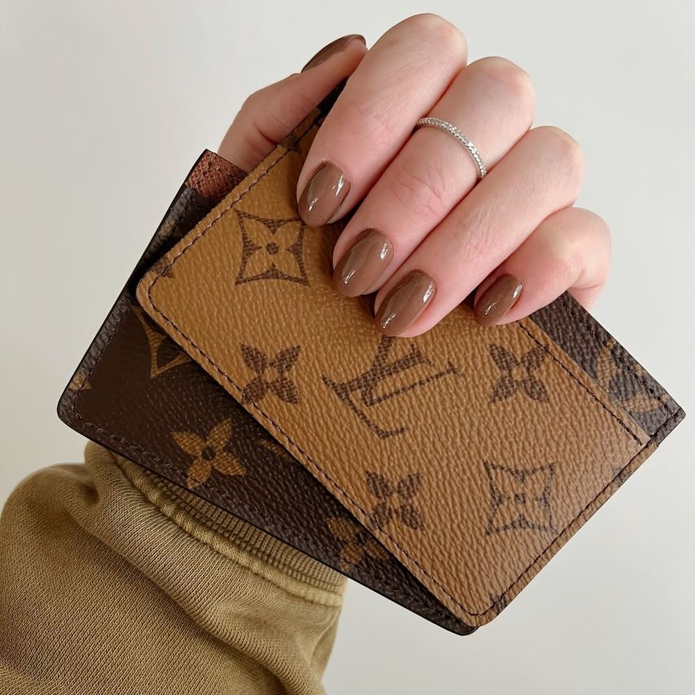 普發一萬買還有找？7款隱藏版「千元精品小物」清單！Hermès絲巾、LV卡夾直接零元收！-14