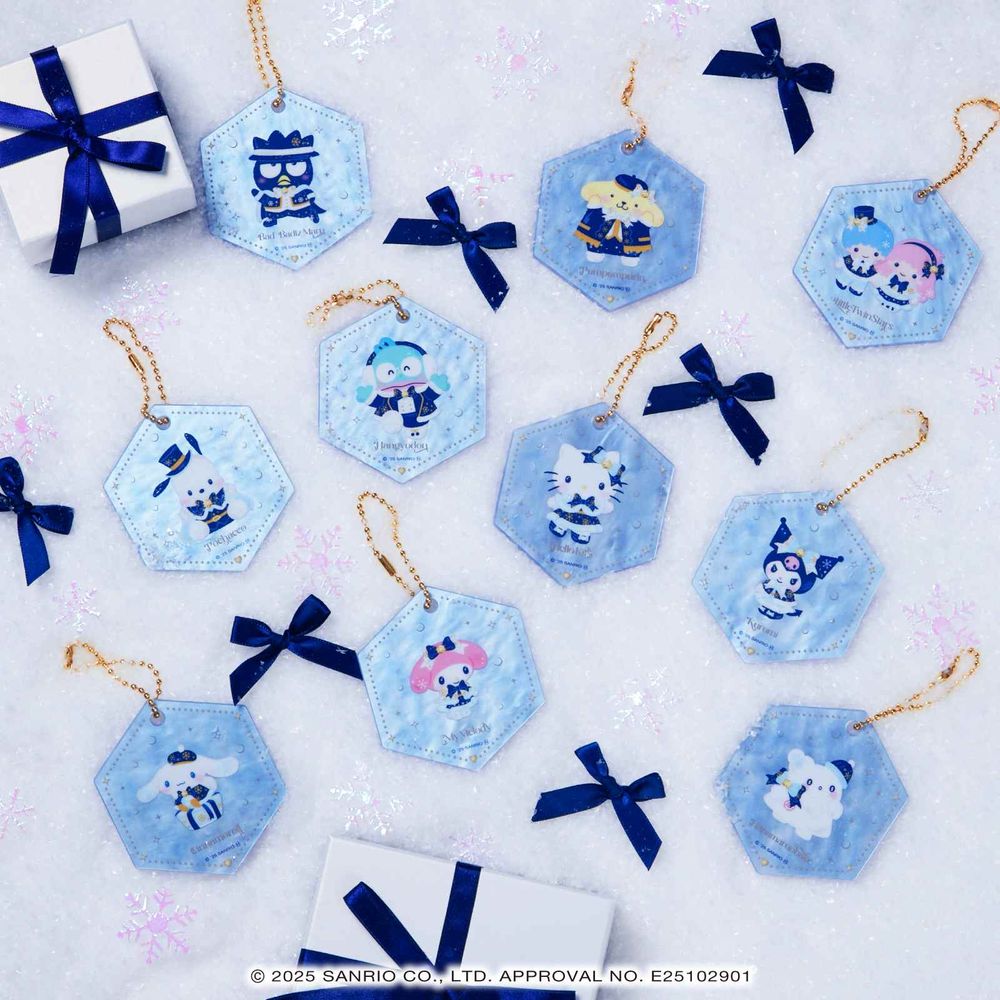 日本開賣聖誕限定三麗鷗快樂賞！超奢華「雪花披風大耳狗玩偶、小公主Hello Kitty絨毛吊飾」全都想要！-6
