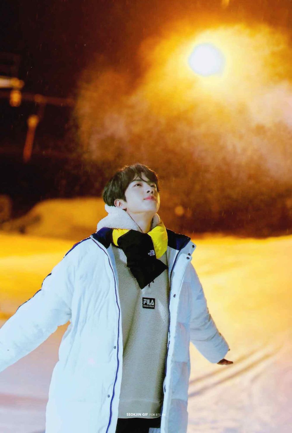 盤點6位KPOP男偶像絕美冬日照特輯！V、杋圭氛圍感全開，明宰鉉化身雪地大狗狗心動指數破表！-4