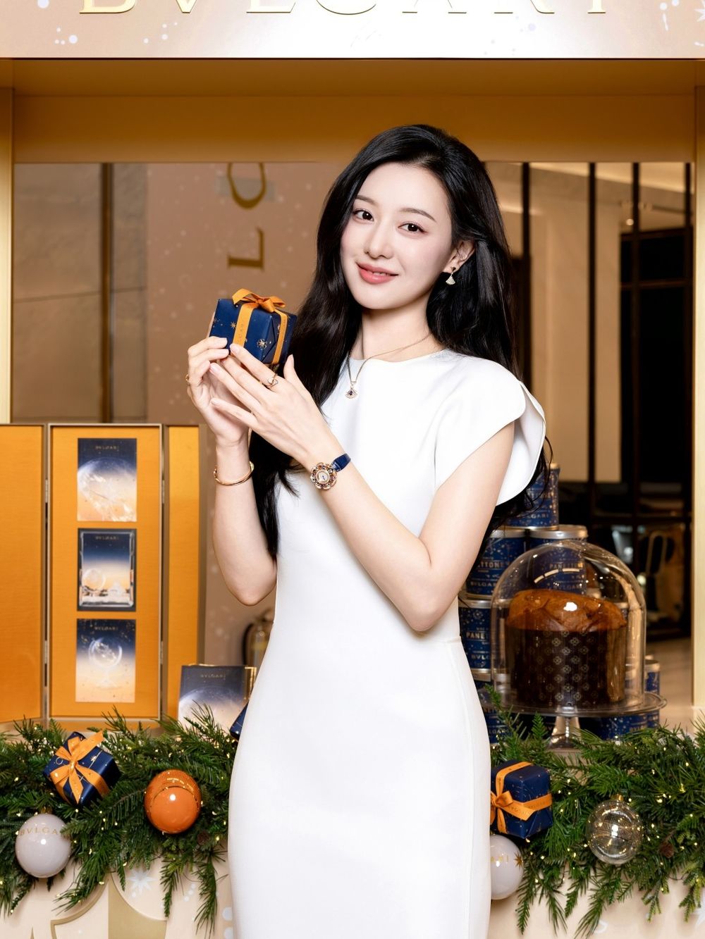 金智媛是「人間鑽石」無誤！現身寶格麗活動美到在發光！同款「小扇子項鍊」值得一生收！-5