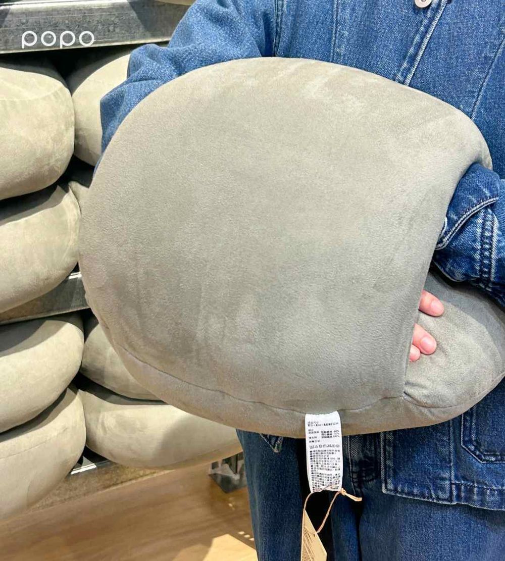 2025聖誕節8款交換禮物推薦！韓妞超愛「尾巴搖擺貓咪掛鐘」、「刺蝟造型收納包」萌到捨不得送！-15