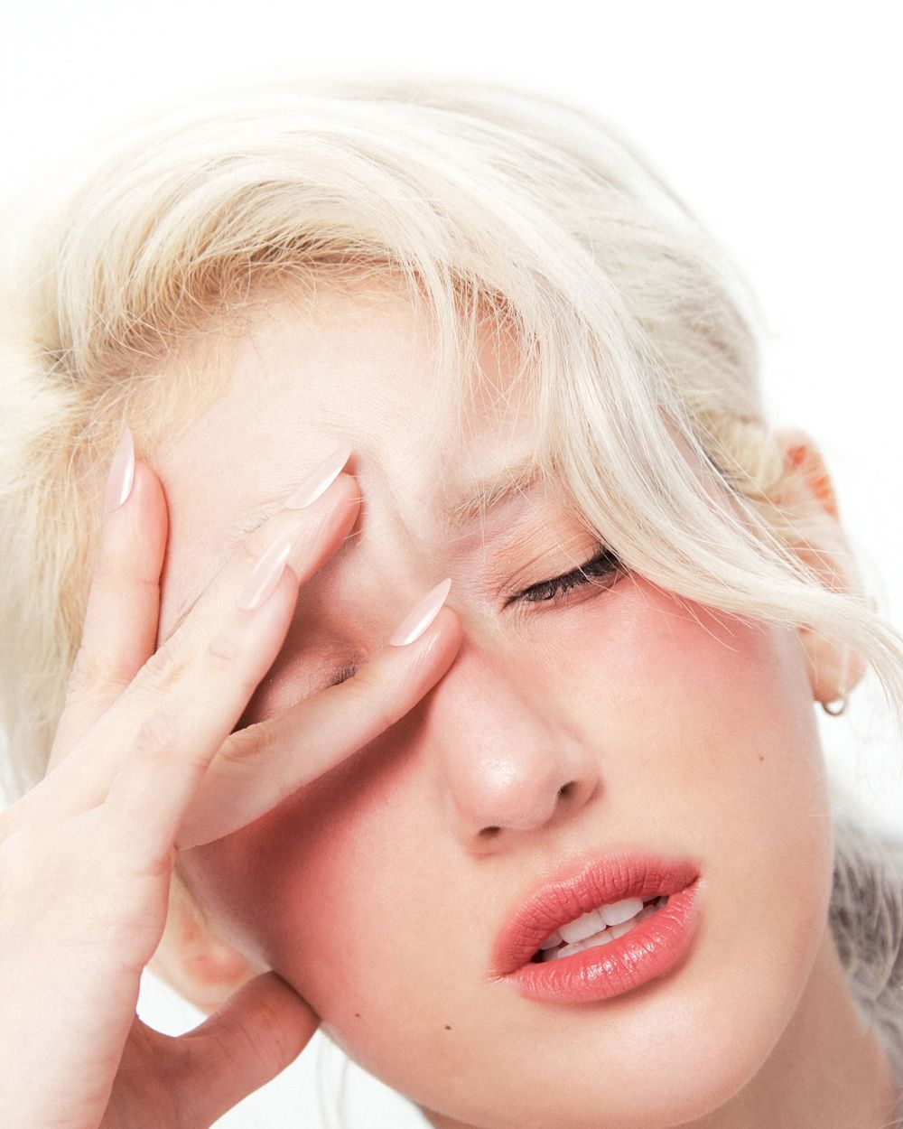 腮紅居然會說話！韓網爆火SOMI「情緒腮紅」上市秒熱賣，害羞嬌嫩粉、委屈清冷紫...，把五種心情寫在臉上！-12