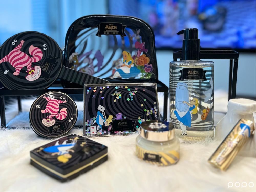 史上最夢幻迪士尼聯名彩妝來了！Bobbi Brown × 愛麗絲夢遊仙境限量系列，金緻緞光唇膏限定色、8色眼影配色美炸！-3