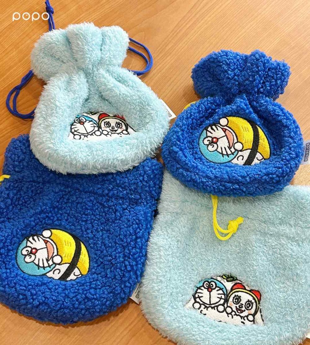 藏壽司最新滿額贈是哆啦A夢周邊小物！超可愛「絨毛束口袋、竹蜻蜓哆啦A夢陶瓷盤」免費帶回家！-4