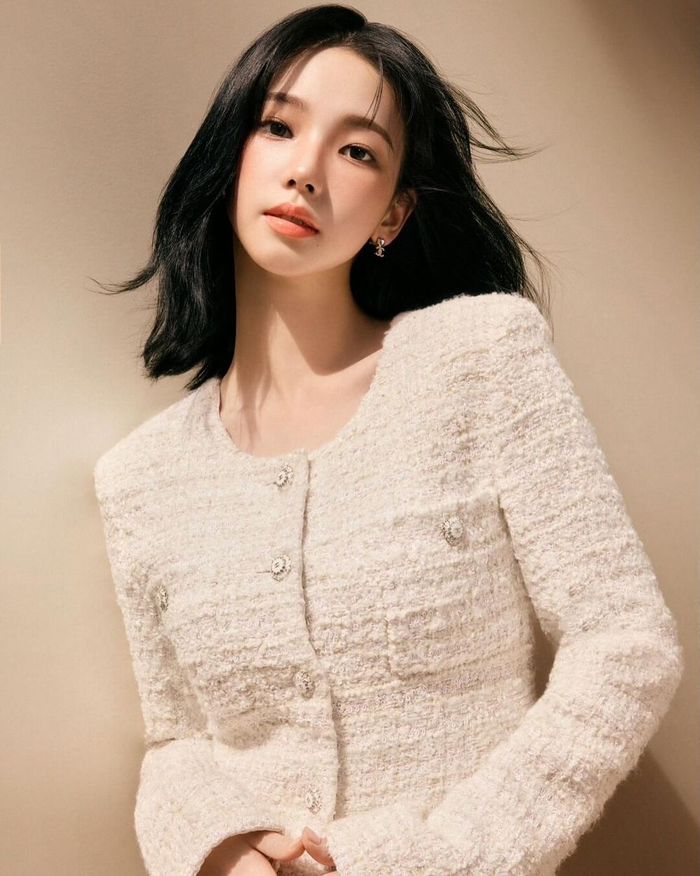 新一代人間香奈兒！CHANEL Beauty官宣Karina上任品牌大使，穩坐最高奢資源最受寵五代女愛豆！-4