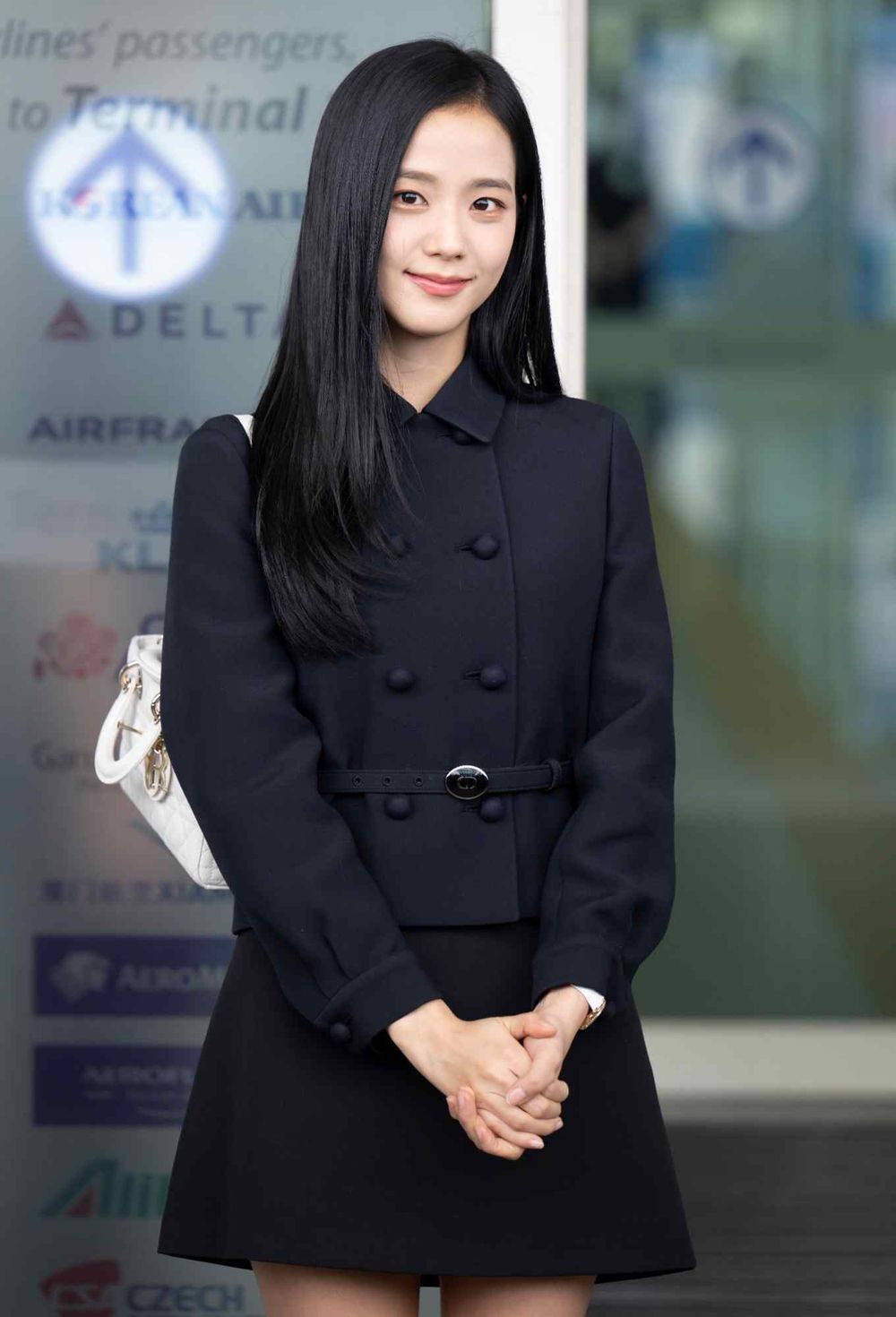 韓網票選「長相最受長輩喜愛」KPOP女偶像！Jisoo、薇娟清秀耐看，安俞真形象最討喜！-4