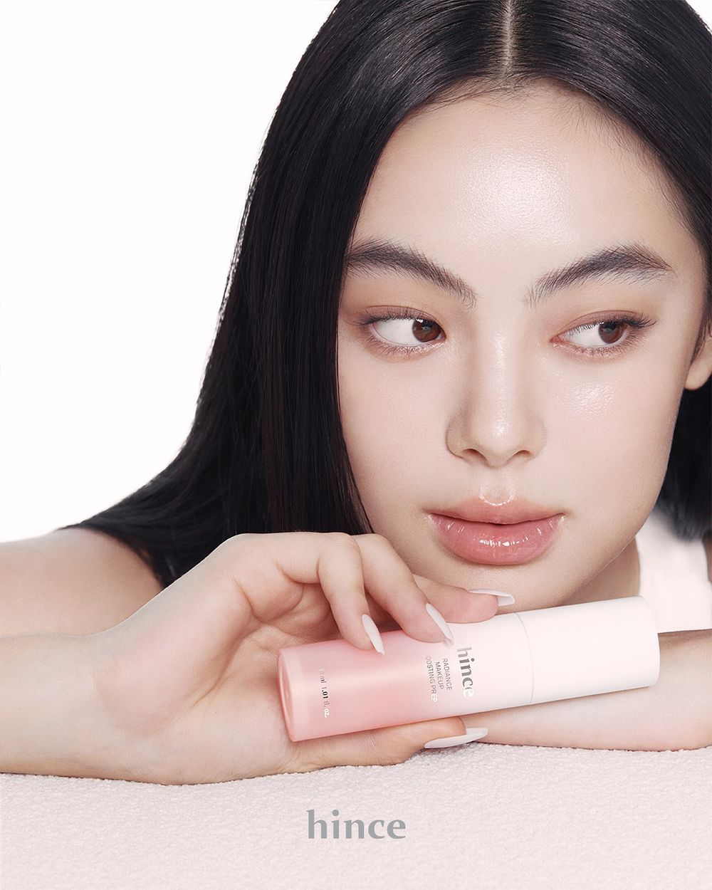 2025韓國聖誕美妝盤點！HERA精品氣墊殼、hince雪花冰透唇釉、2aN仙氣碎鑽眼影...，韓女搶收藏「果凍打亮」！-11