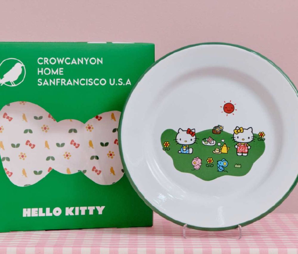 可愛發瘋！韓國開賣Hello Kitty聯名餐具、「呆萌Kitty磁鐵+馬克杯&奶油黃盤子」韓妞都在搶！-15