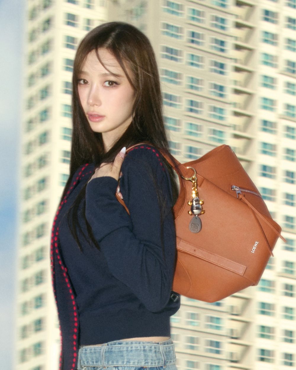 LOEWE再出手！剛宣布宋江代言、又發aespa Giselle新廣告！嬰兒巴掌臉美到不科學！-6