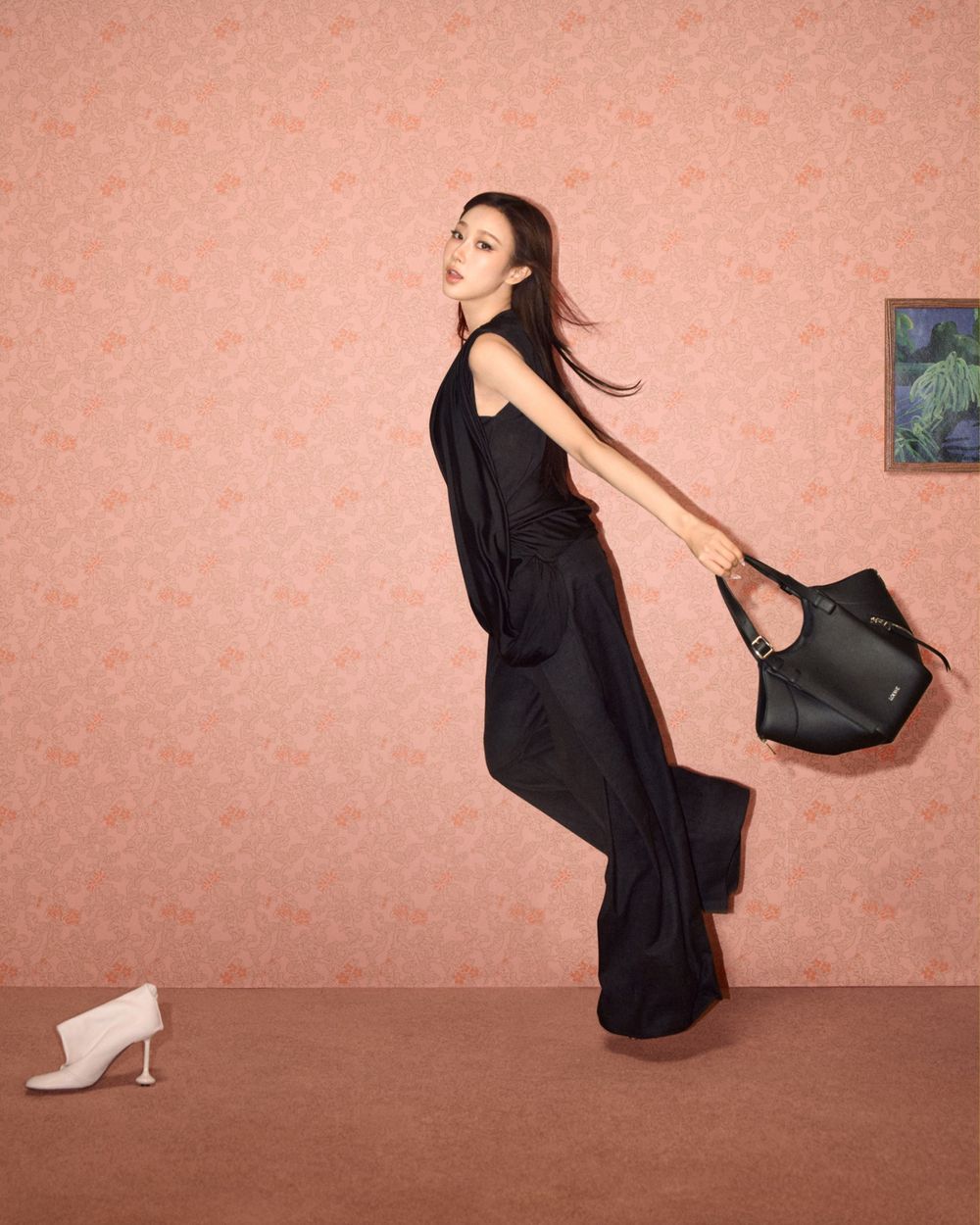 LOEWE再出手！剛宣布宋江代言、又發aespa Giselle新廣告！嬰兒巴掌臉美到不科學！-5