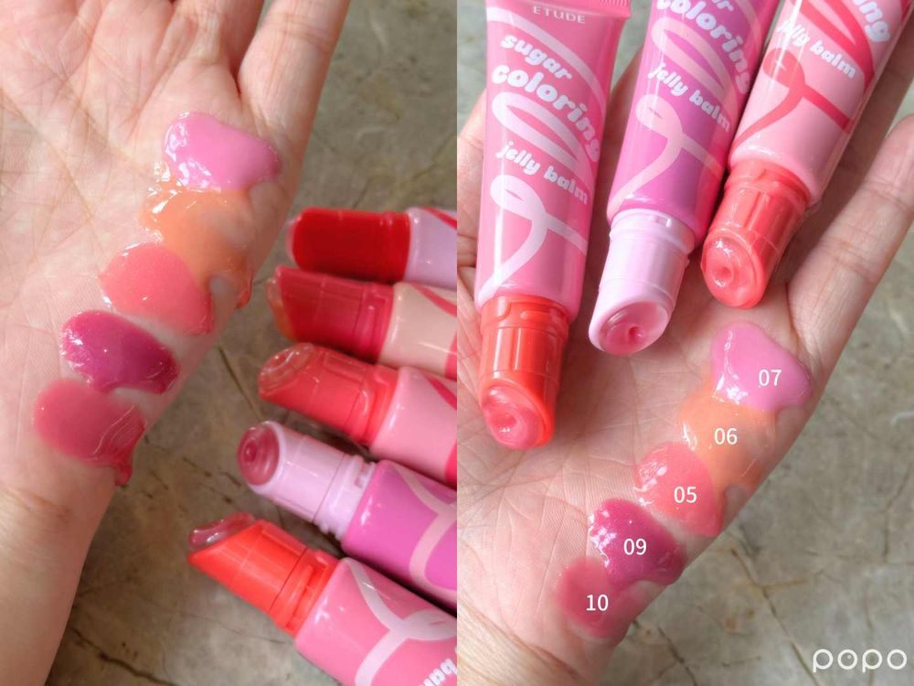 2025年末康是美「韓系爆款彩妝」上架！寶石光唇頰盤、小花提亮霜、拉花爆水氣墊、果凍唇蜜，快來成為韓妝富翁吧！-16