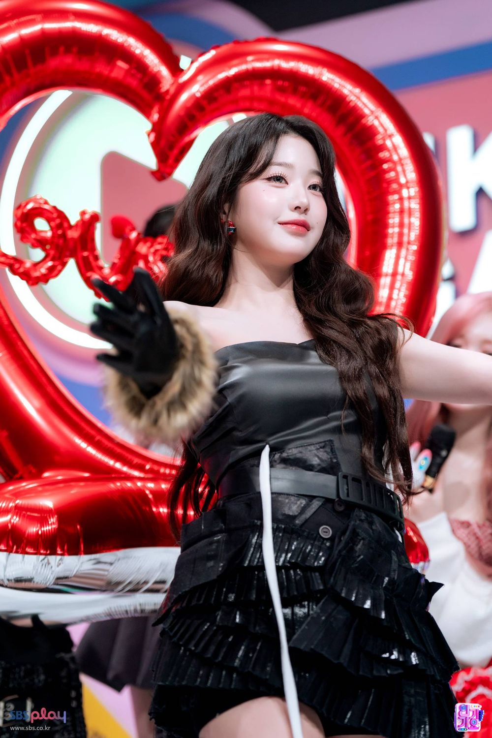 網評選天生C位氣場的KPOP女偶像TOP6！小娟存在感太強，張員瑛、Karina站著也發光！-2