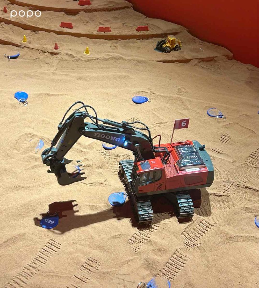 2025台中勤美草悟聖誕村來了！超夢幻「7公尺高飄雪聖誕樹、銀白森林光之道」必拍亮點一次看！-4