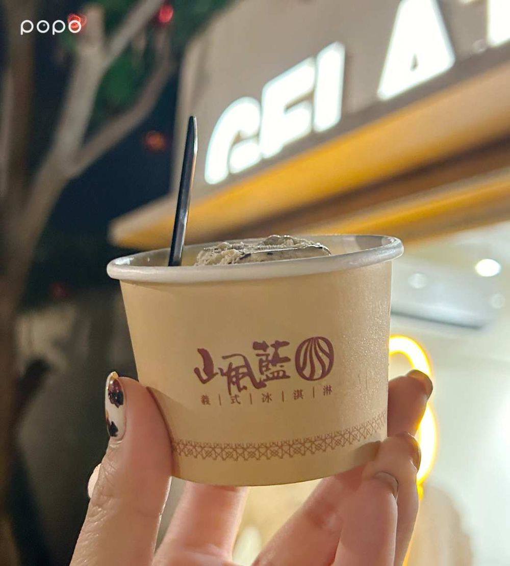 2025台中勤美草悟聖誕村來了！超夢幻「7公尺高飄雪聖誕樹、銀白森林光之道」必拍亮點一次看！-10