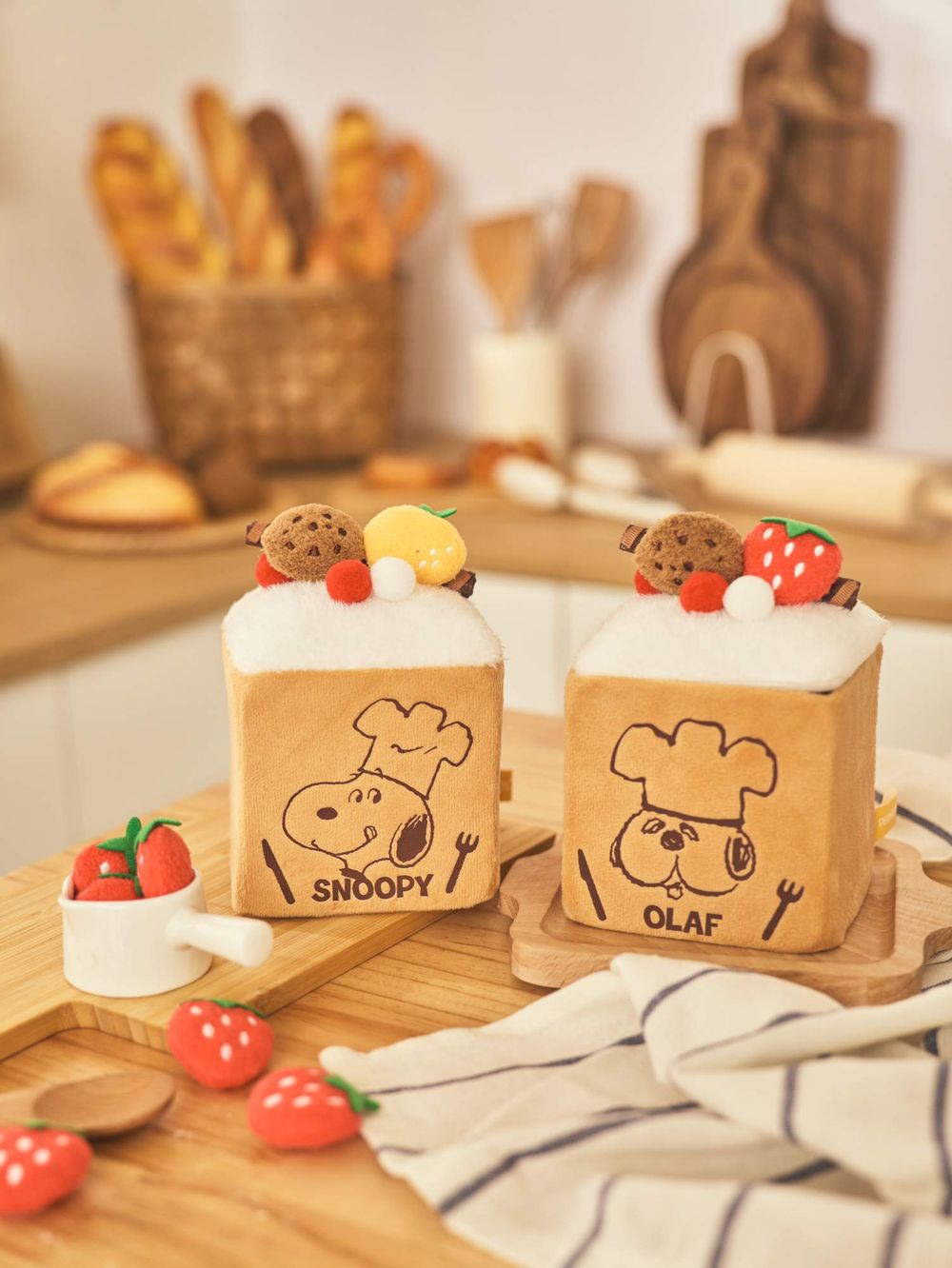 7-11開賣超可愛「奶油烘焙坊」系列史努比周邊！萌炸「麵包史努比玩偶、甜點師歐拉夫吊飾」全都想買！-5