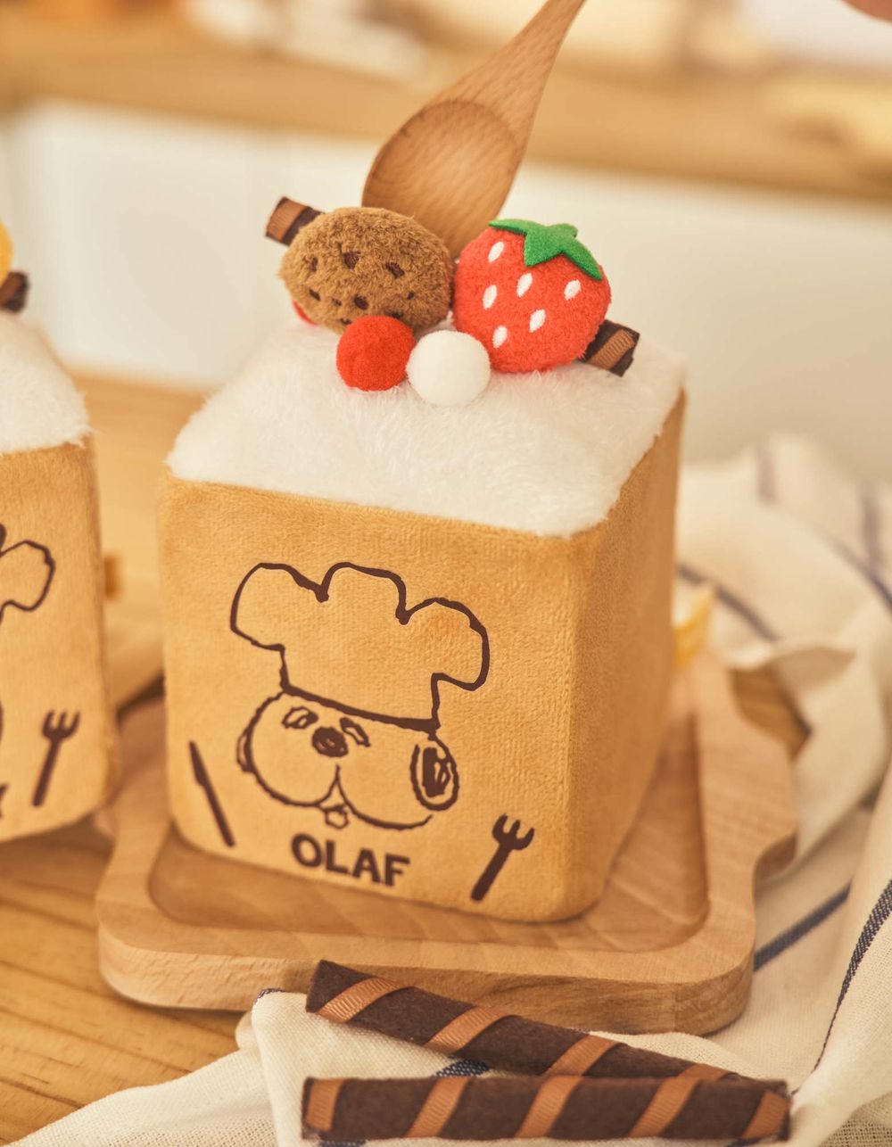 7-11開賣超可愛「奶油烘焙坊」系列史努比周邊！萌炸「麵包史努比玩偶、甜點師歐拉夫吊飾」全都想買！-6