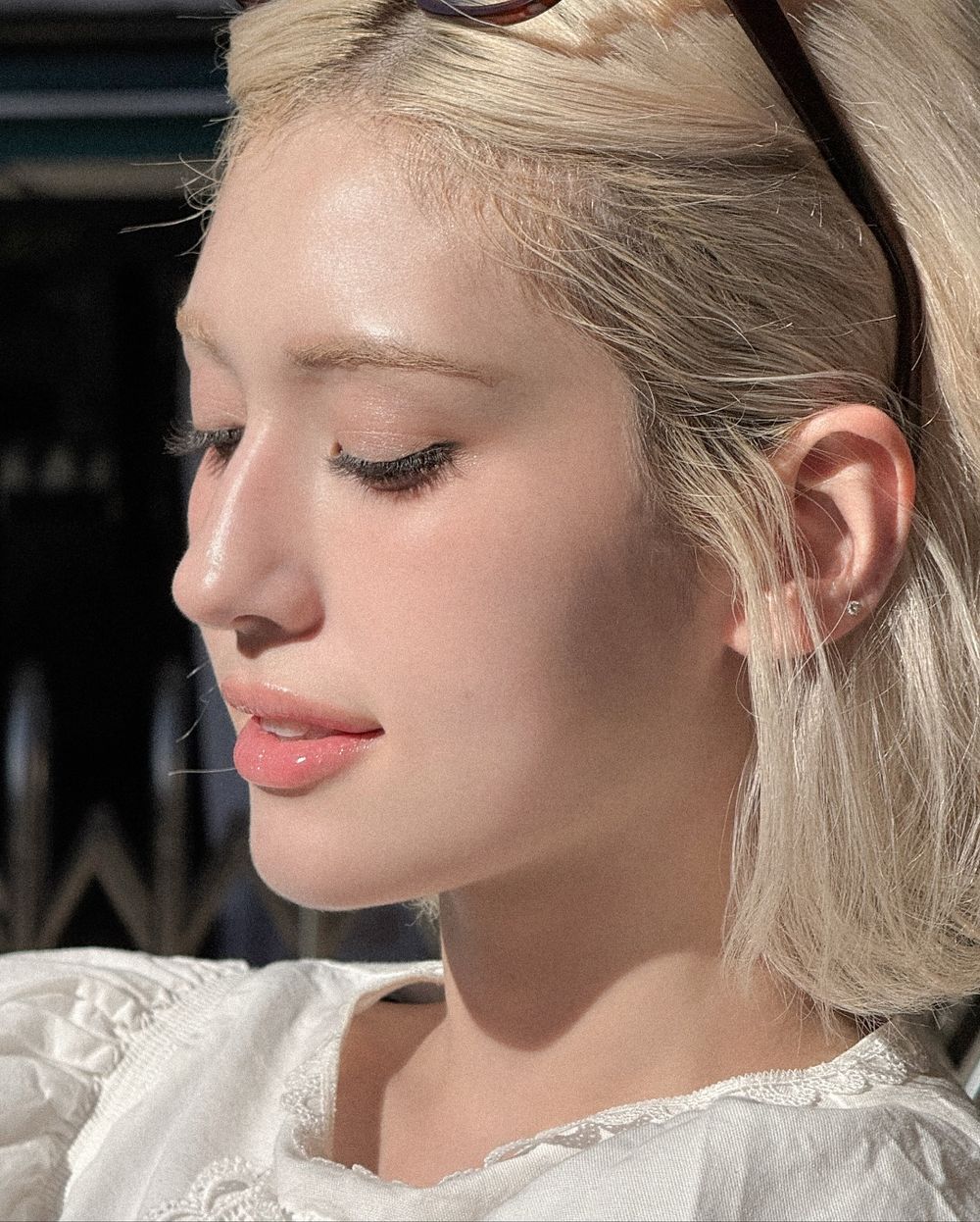 2025秋冬韓國底妝趨勢解析！健康潤光是重點、絲緞&柔霧肌崛起，從妝前保養到定妝，一次解答！-15