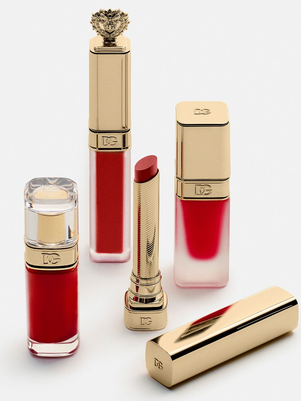 DG BEAUTY出指甲油了！首登場永不退流行「5款高級裸色」柔霧嫩粉、微醺藕粉、摩卡慕斯...，秒完成千金奶油手！-12