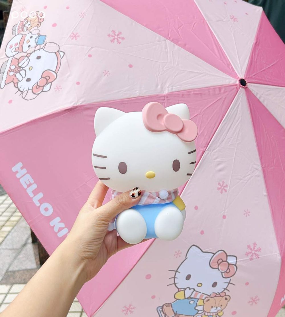 7-11開賣Hello Kitty聖誕福袋！超可愛「凱蒂貓小夜燈+折疊傘、法蘭絨被+玩偶面紙套」全都想帶回家！-5